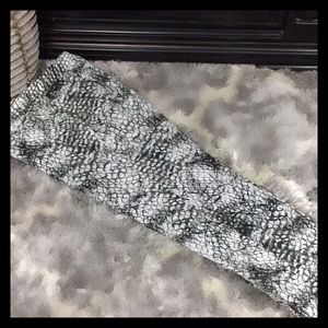 Liberty Sage Black & White Capris